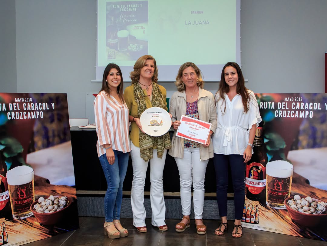 concurso-caracoles-la-juana-premio La Juana ganadora de otro certamen de caracoles en Sevilla, destacando por su tapa tradicional.